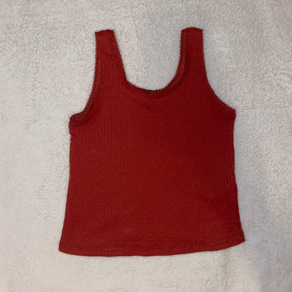 Red tank crop top